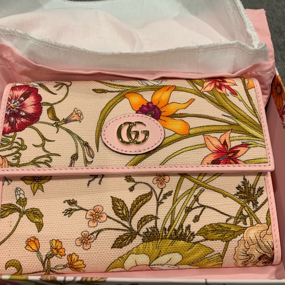 Authentic Gucci Canvas Wallet - Picture 8 of 16